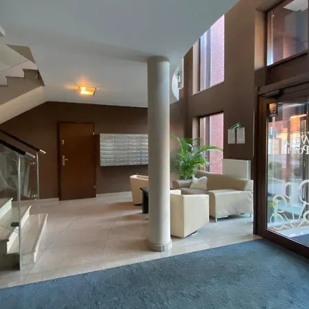 Port Apartment *