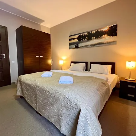 Port Apartment *
