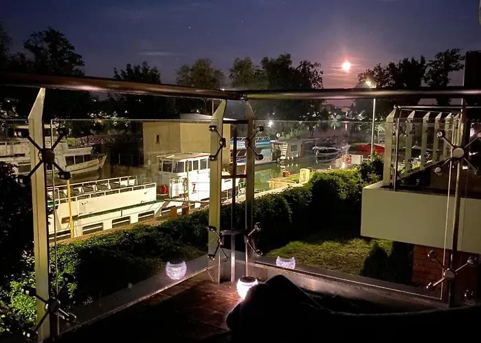 Port * Оструда